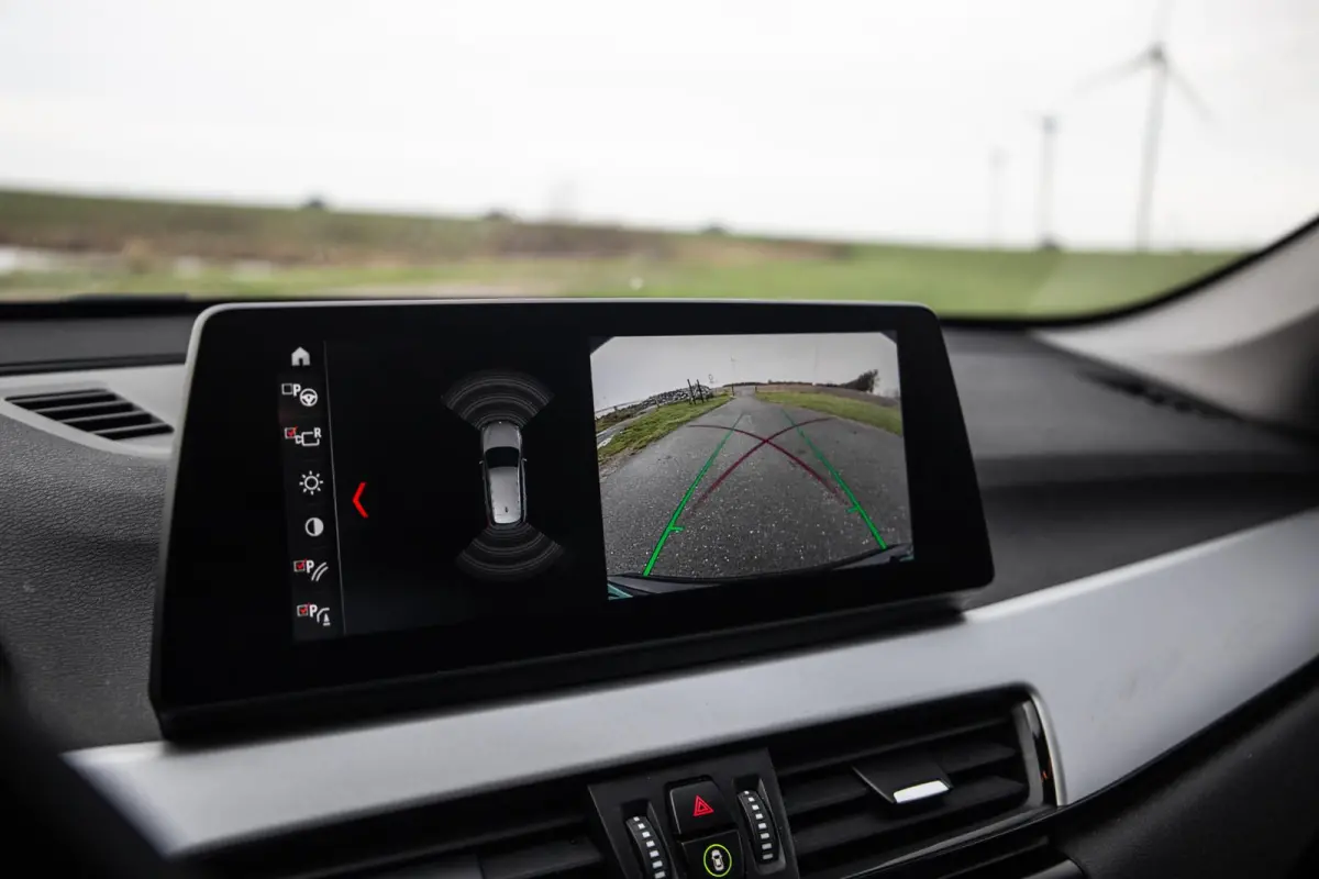 xDrive25e Executive CAMERA / CARPLAY / HEAD UP DISPLAY / LEDER / LED / CRUISE CONTROLE / STOELVERWARMING