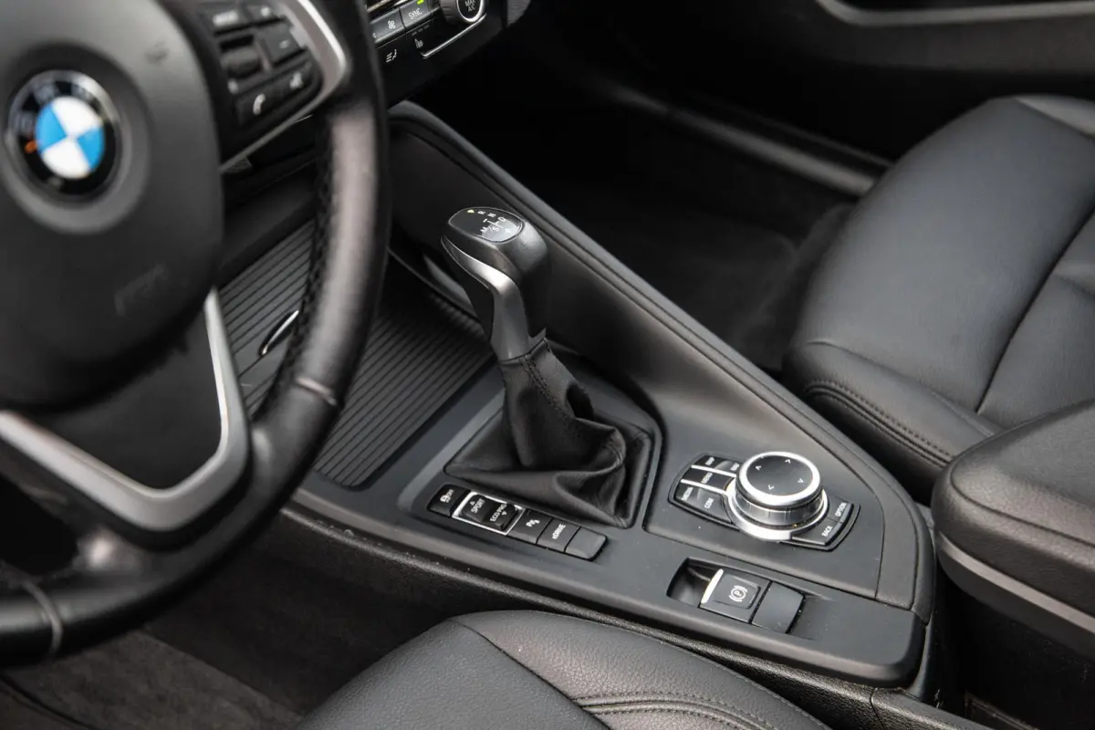 xDrive25e Executive CAMERA / CARPLAY / HEAD UP DISPLAY / LEDER / LED / CRUISE CONTROLE / STOELVERWARMING