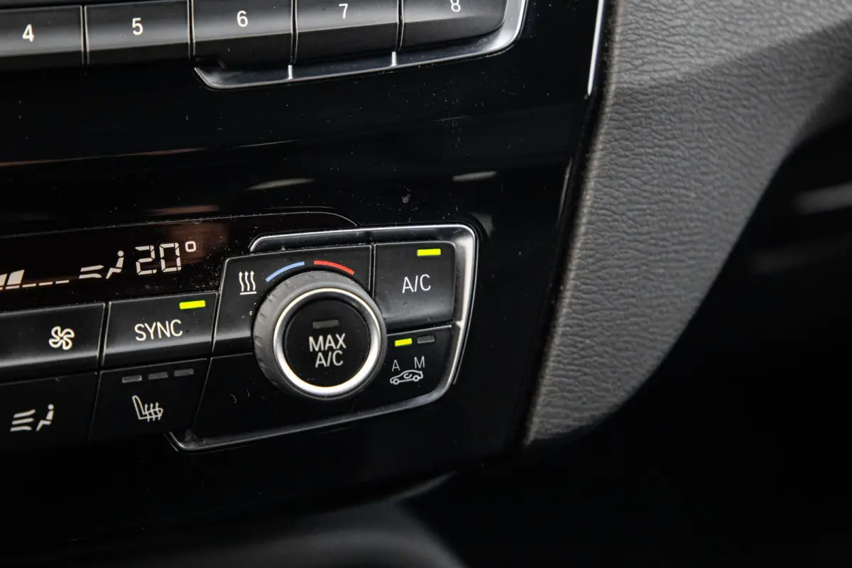 xDrive25e Executive CAMERA / CARPLAY / HEAD UP DISPLAY / LEDER / LED / CRUISE CONTROLE / STOELVERWARMING