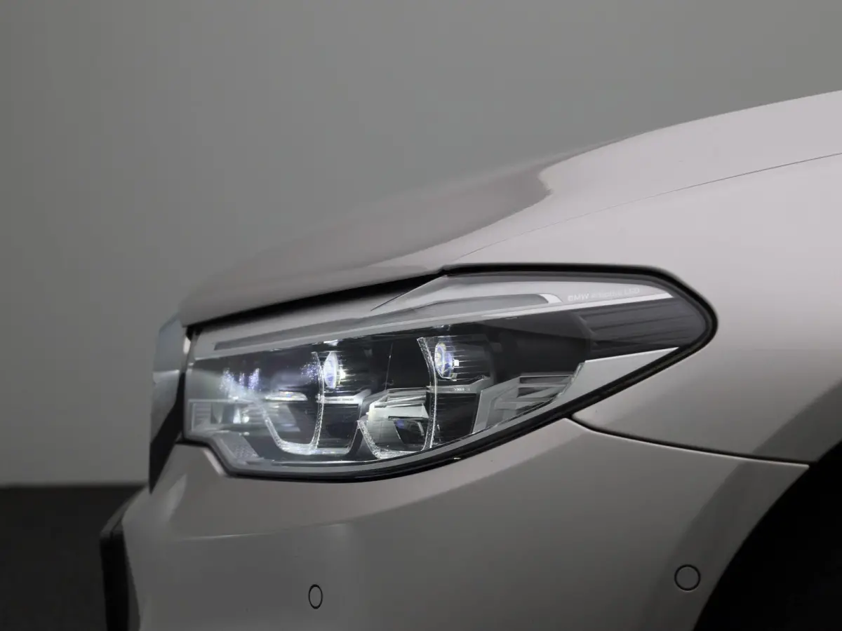 520i High Executive Edition | Automaat | M-Pakket | Apple Carplay / Android Auto | Panoramadak | Achteruitrijcamera | Parkeersensoren | Head-up Display |