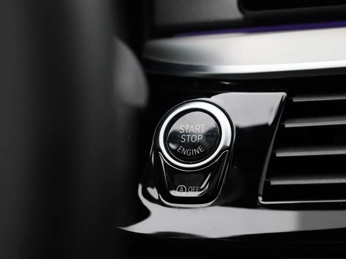 520i High Executive Edition | Automaat | M-Pakket | Apple Carplay / Android Auto | Panoramadak | Achteruitrijcamera | Parkeersensoren | Head-up Display |