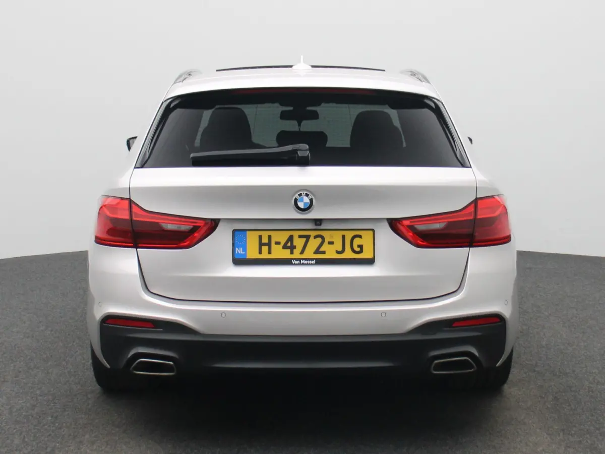 520i High Executive Edition | Automaat | M-Pakket | Apple Carplay / Android Auto | Panoramadak | Achteruitrijcamera | Parkeersensoren | Head-up Display |