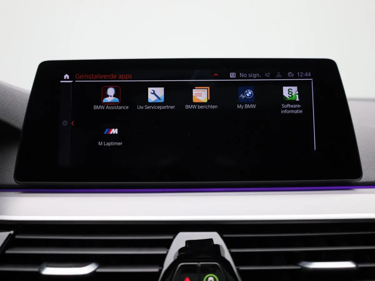 520i High Executive Edition | Automaat | M-Pakket | Apple Carplay / Android Auto | Panoramadak | Achteruitrijcamera | Parkeersensoren | Head-up Display |