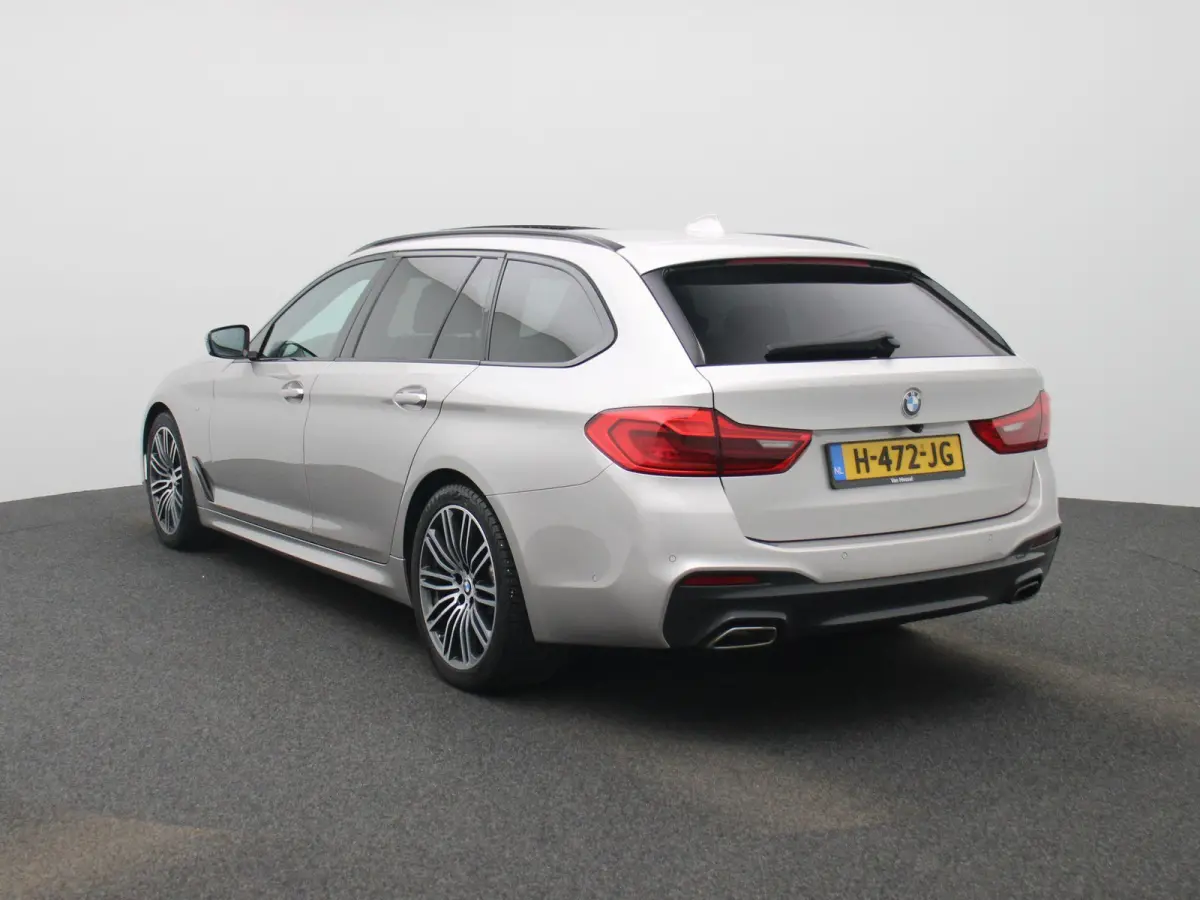 520i High Executive Edition | Automaat | M-Pakket | Apple Carplay / Android Auto | Panoramadak | Achteruitrijcamera | Parkeersensoren | Head-up Display |