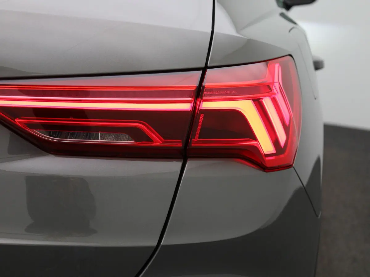 35 TFSI S tronic Advanced Edition 150 PK | Automaat | Leder interieur | Navigatie | Camera | Stoelverwarming | Cruise Control | Lichtmetalen velgen | LED |