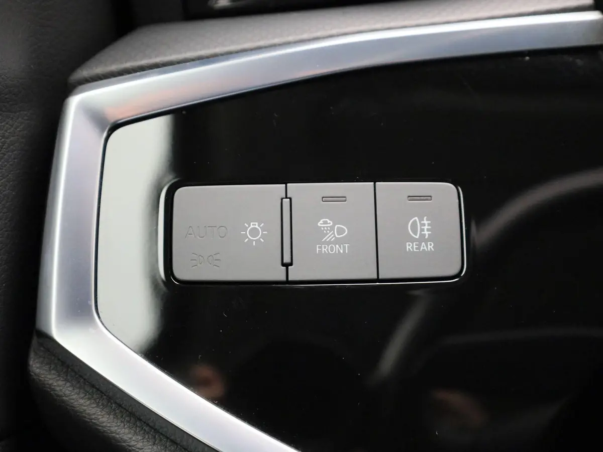 35 TFSI S tronic Advanced Edition 150 PK | Automaat | Leder interieur | Navigatie | Camera | Stoelverwarming | Cruise Control | Lichtmetalen velgen | LED |