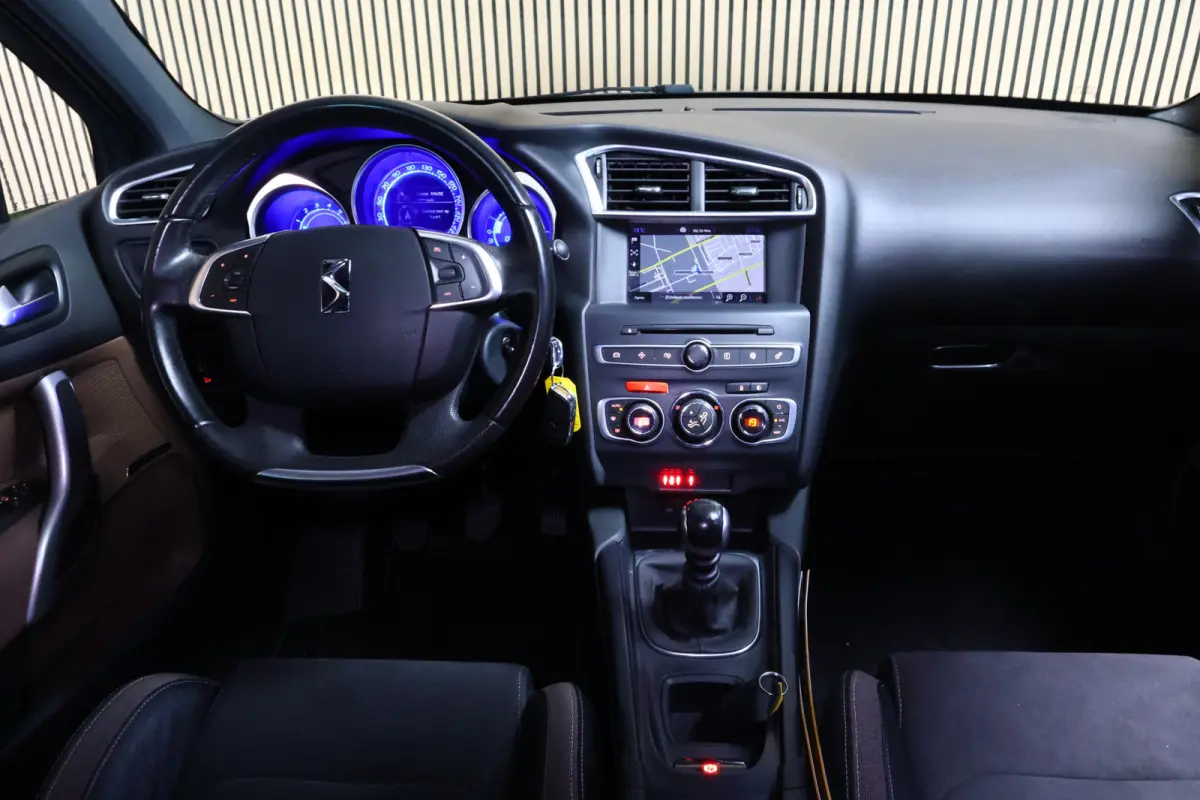 1.2 PureTech Business AVM NAVI SLECHTS 27000KM CRUISE CLIMA PDC '16