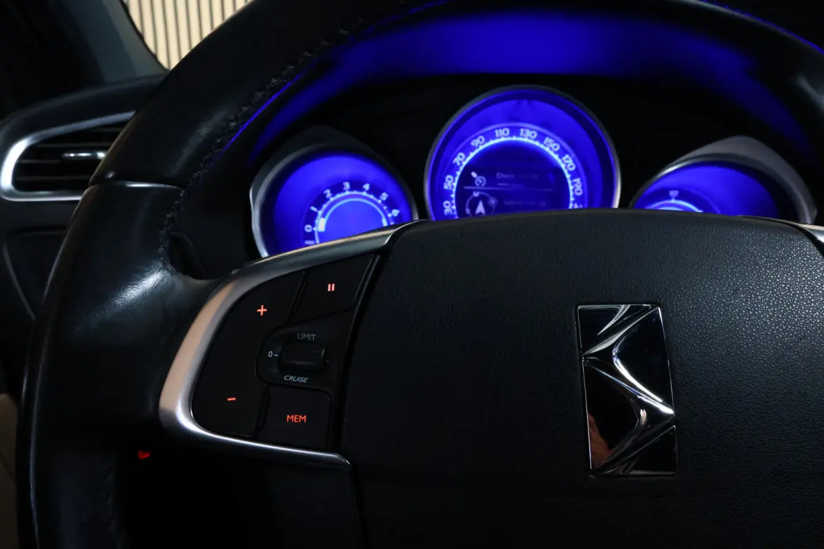 1.2 PureTech Business AVM NAVI SLECHTS 27000KM CRUISE CLIMA PDC '16
