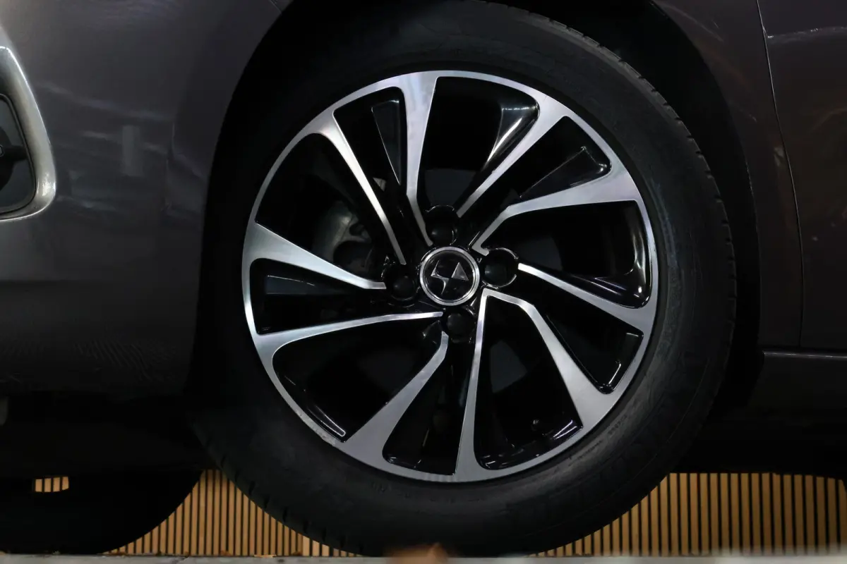 1.2 PureTech Business AVM NAVI SLECHTS 27000KM CRUISE CLIMA PDC '16