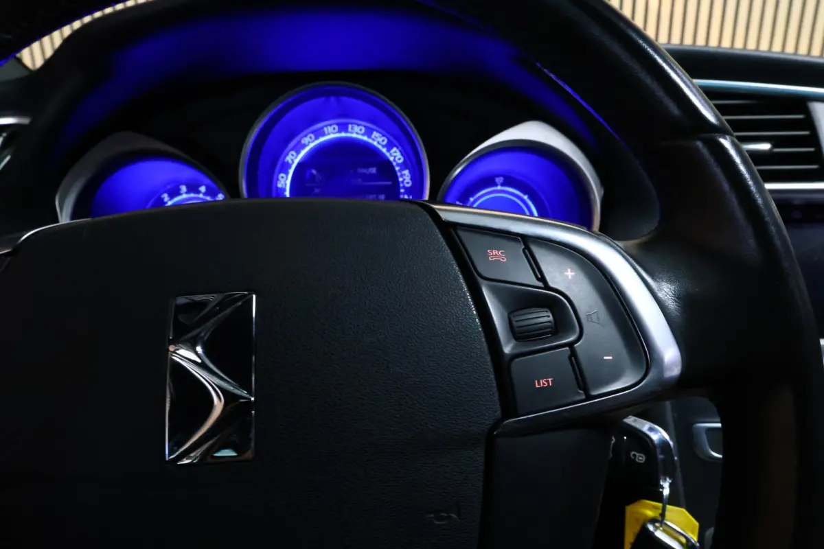 1.2 PureTech Business AVM NAVI SLECHTS 27000KM CRUISE CLIMA PDC '16