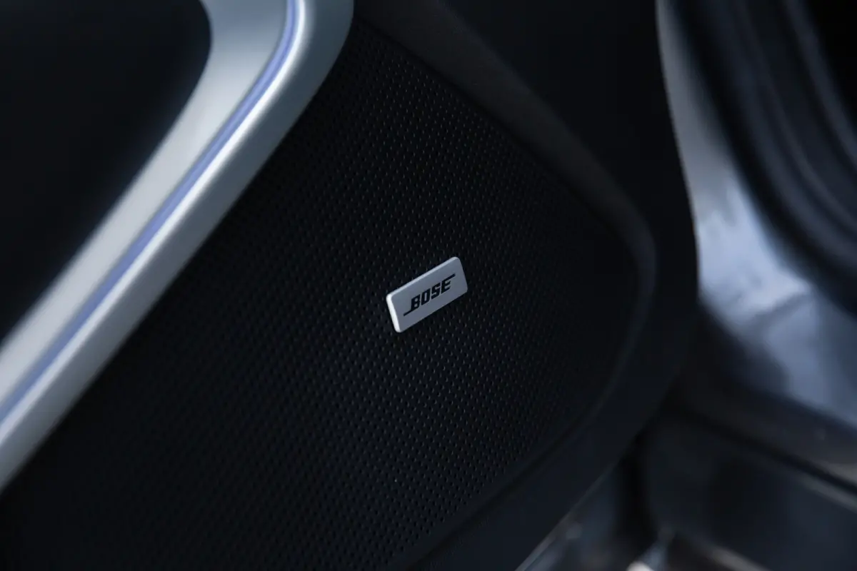 6.2 V8 Touring , BOSE, Stoelverwarming/ventilatie, Camera, CarPlay, Stuurverwarming