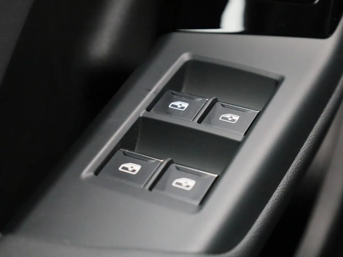 edition 83 kWh l SoH 100% | Adaptive cruise control l Climate control l Navigatie l Stuurverwarming l Stoelverwarming voor en achter l 360 graden camera l Carbon pakket l Trekhaak l Warmtepo