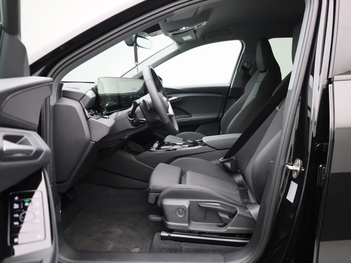 edition 83 kWh l SoH 100% | Adaptive cruise control l Climate control l Navigatie l Stuurverwarming l Stoelverwarming voor en achter l 360 graden camera l Carbon pakket l Trekhaak l Warmtepo