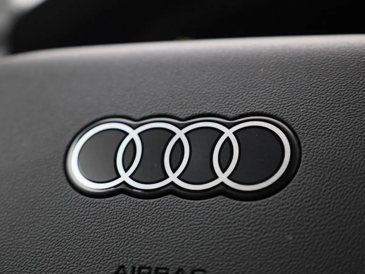 edition 83 kWh l SoH 100% | Adaptive cruise control l Climate control l Navigatie l Stuurverwarming l Stoelverwarming voor en achter l 360 graden camera l Carbon pakket l Trekhaak l Warmtepo