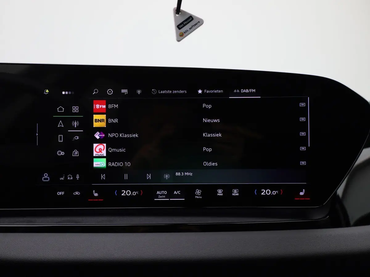 edition 83 kWh l SoH 100% | Adaptive cruise control l Climate control l Navigatie l Stuurverwarming l Stoelverwarming voor en achter l 360 graden camera l Carbon pakket l Trekhaak l Warmtepo