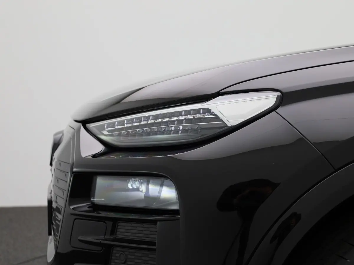 edition 83 kWh l SoH 100% | Adaptive cruise control l Climate control l Navigatie l Stuurverwarming l Stoelverwarming voor en achter l 360 graden camera l Carbon pakket l Trekhaak l Warmtepo