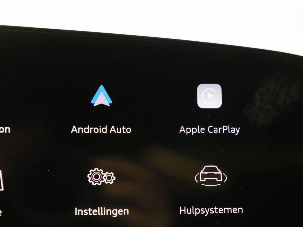 edition 83 kWh l SoH 100% | Adaptive cruise control l Climate control l Navigatie l Stuurverwarming l Stoelverwarming voor en achter l 360 graden camera l Carbon pakket l Trekhaak l Warmtepo