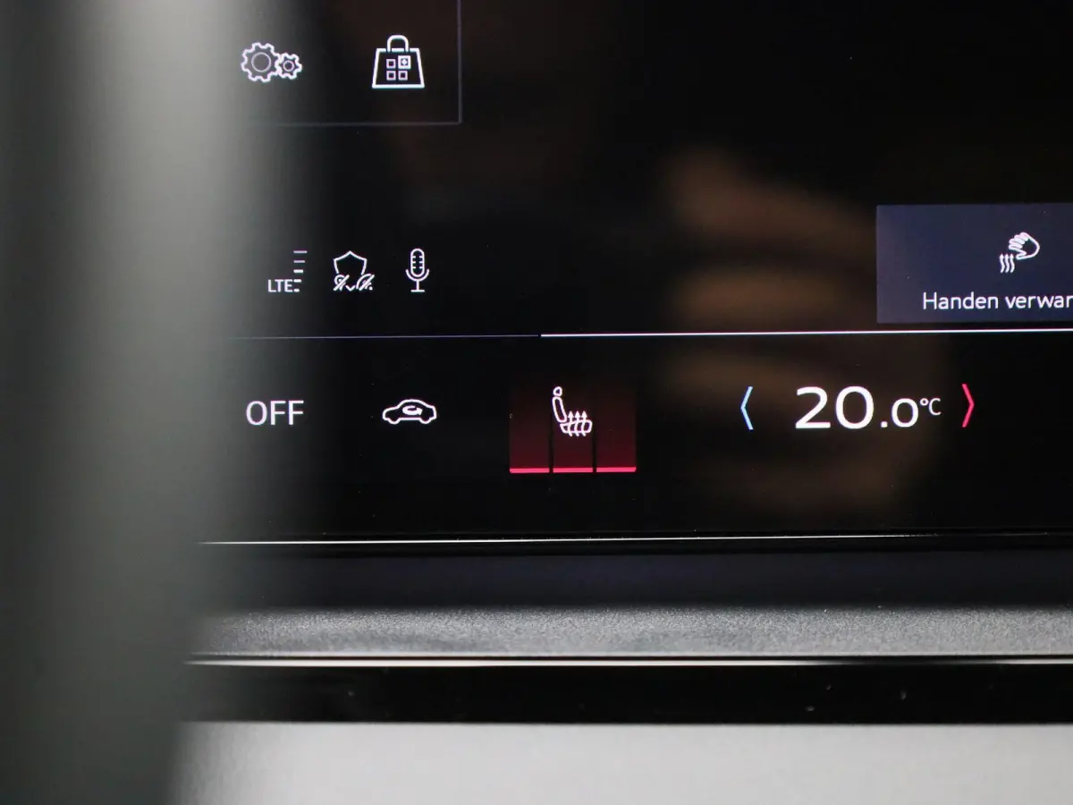 edition 83 kWh l SoH 100% | Adaptive cruise control l Climate control l Navigatie l Stuurverwarming l Stoelverwarming voor en achter l 360 graden camera l Carbon pakket l Trekhaak l Warmtepo