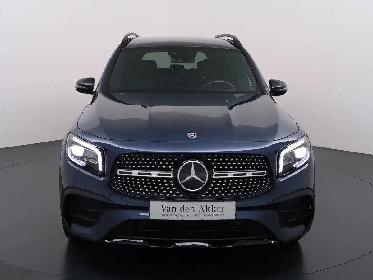 200 AMG // 7-zits // Nightpakket // Camera // Sfeerverlichting // Elek. Achterklep