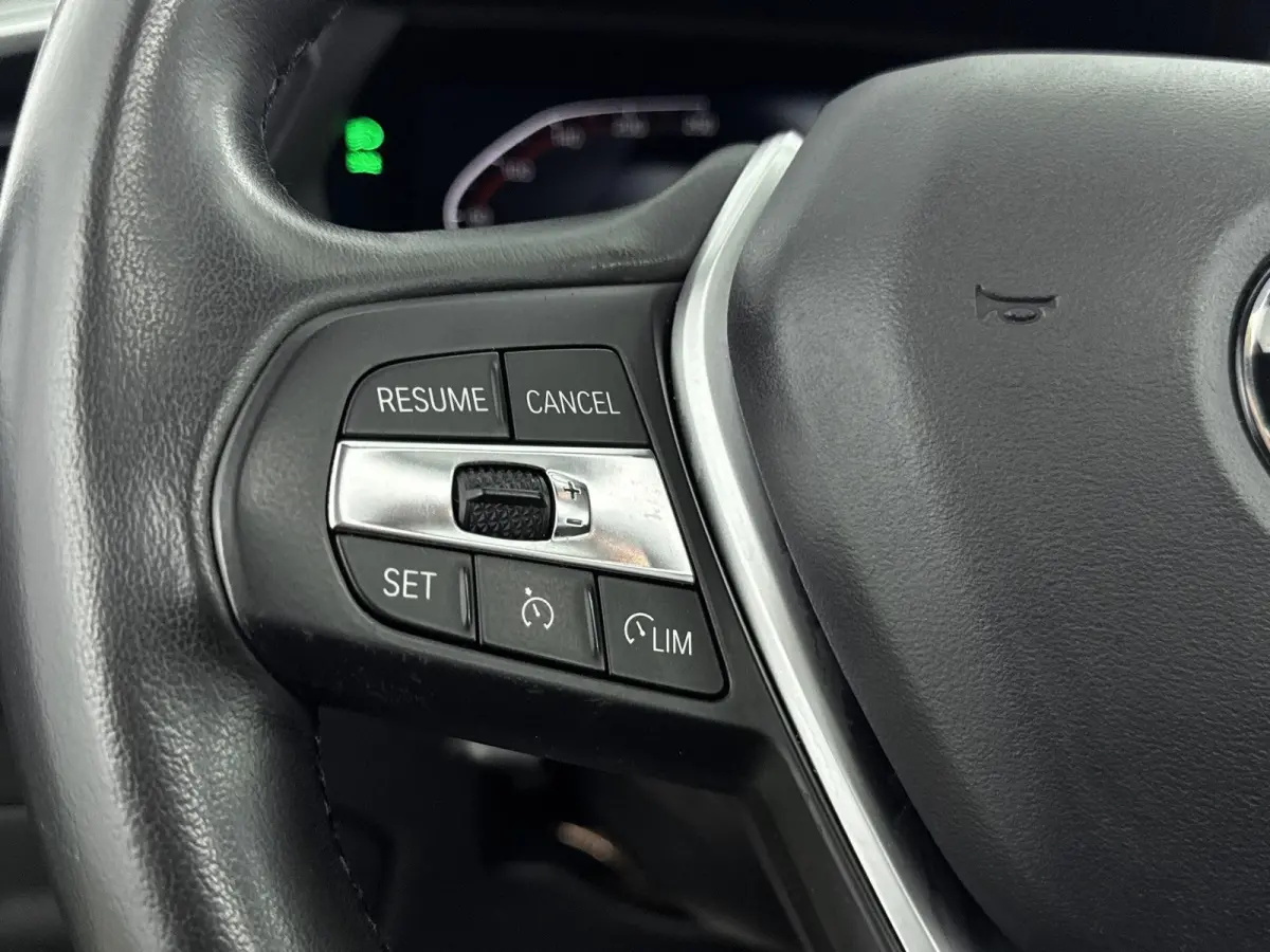 118i Executive Edition AUTOMAAT | PANORAMADAK | CLIMATE CONTROL | NAVIGATIE