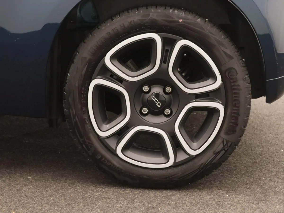 1.0 Hybrid Club | Airco | DAB+ | Velgen |