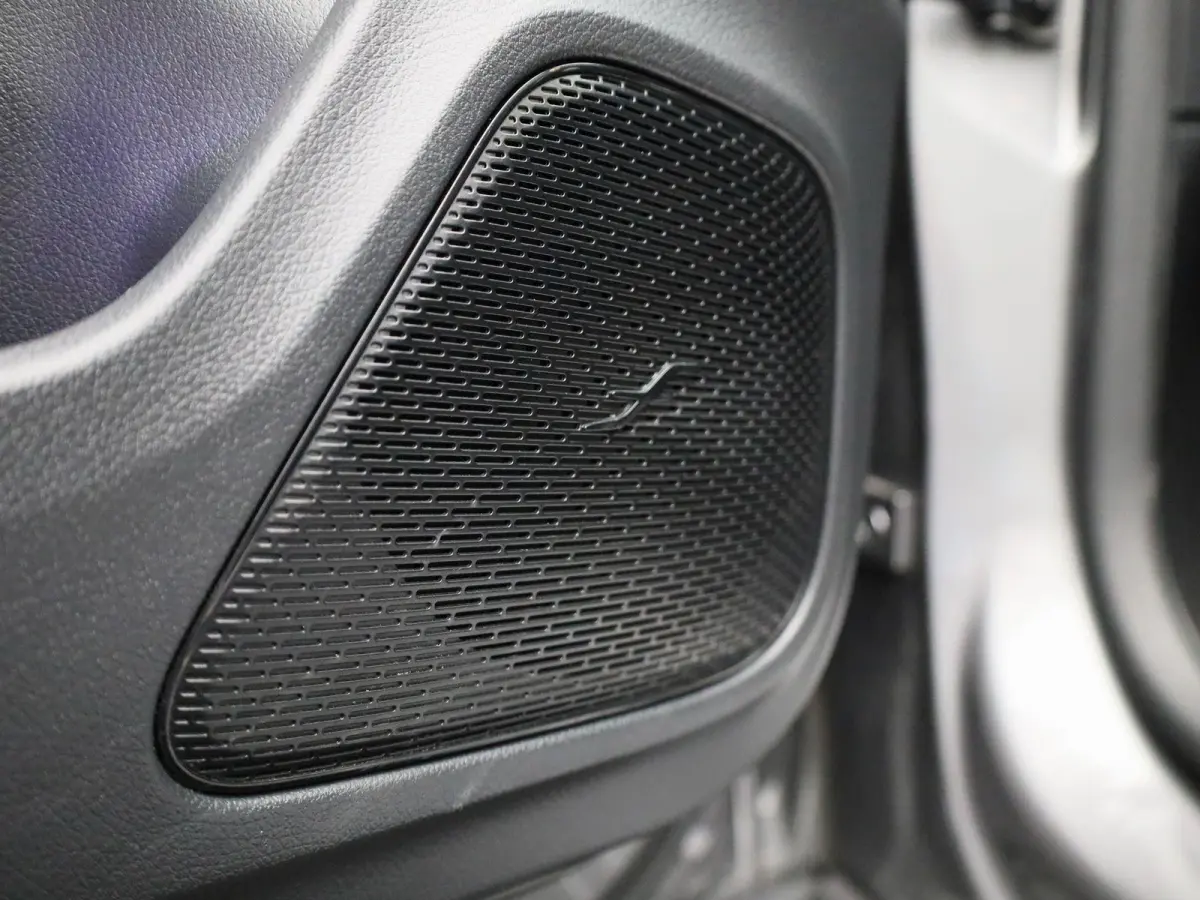 250 e Premium Plus | Automaat | Stoel verwarming | Schuif/ kantel dak | Leder | LMV | Camera | Parkeer sensoren | Navigatie | Sfeer verlichting | Trekhaak | Virtual cockpi