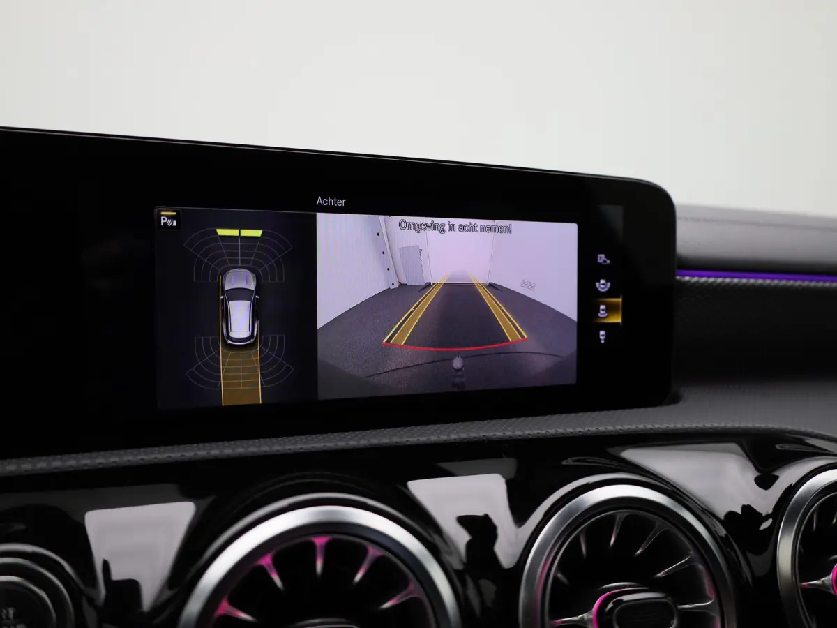 250 e Premium Plus | Automaat | Stoel verwarming | Schuif/ kantel dak | Leder | LMV | Camera | Parkeer sensoren | Navigatie | Sfeer verlichting | Trekhaak | Virtual cockpi