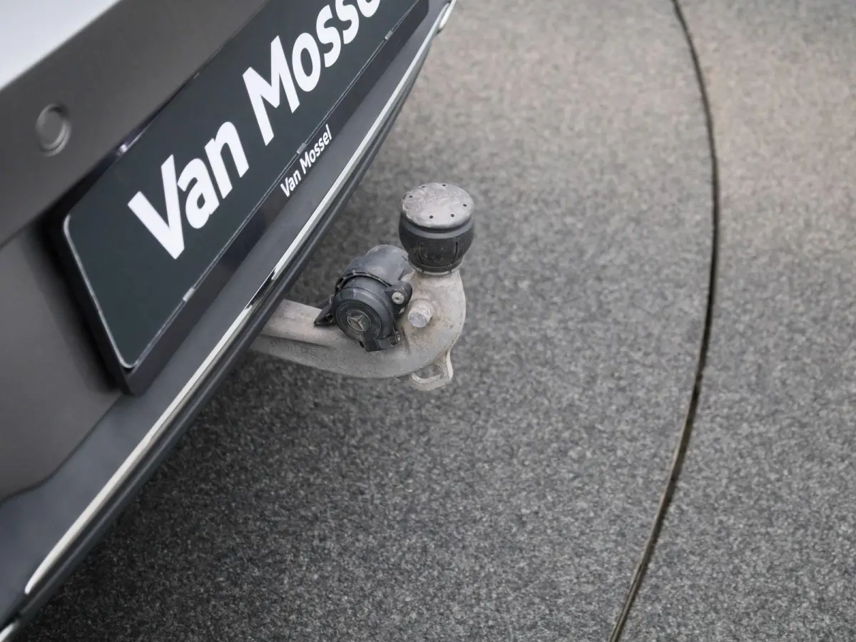 250 e Premium Plus | Automaat | Stoel verwarming | Schuif/ kantel dak | Leder | LMV | Camera | Parkeer sensoren | Navigatie | Sfeer verlichting | Trekhaak | Virtual cockpi