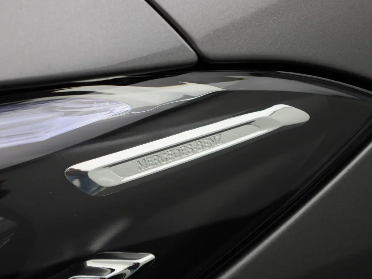 250 e Premium Plus | Automaat | Stoel verwarming | Schuif/ kantel dak | Leder | LMV | Camera | Parkeer sensoren | Navigatie | Sfeer verlichting | Trekhaak | Virtual cockpi