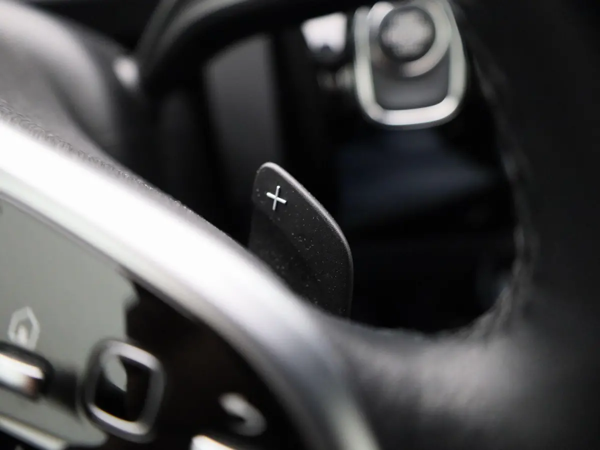 250 e Premium Plus | Automaat | Stoel verwarming | Schuif/ kantel dak | Leder | LMV | Camera | Parkeer sensoren | Navigatie | Sfeer verlichting | Trekhaak | Virtual cockpi