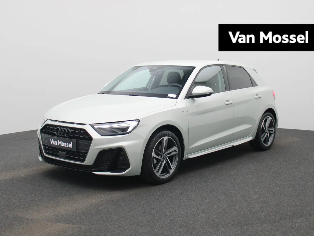25 TFSI S edition l Adaptive cruise control l Climate control l Dodehoekdetectie l Stoelverwarming l Navigatie l Audi smartphone interface l Privacy glas l Optiekpakket zwart plus l Ledkopla