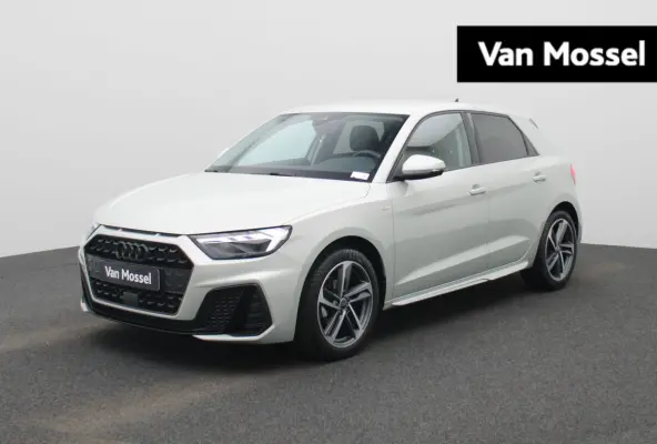25 TFSI S edition l Adaptive cruise control l Climate control l Dodehoekdetectie l Stoelverwarming l Navigatie l Audi smartphone interface l Privacy glas l Optiekpakket zwart plus l Ledkopla