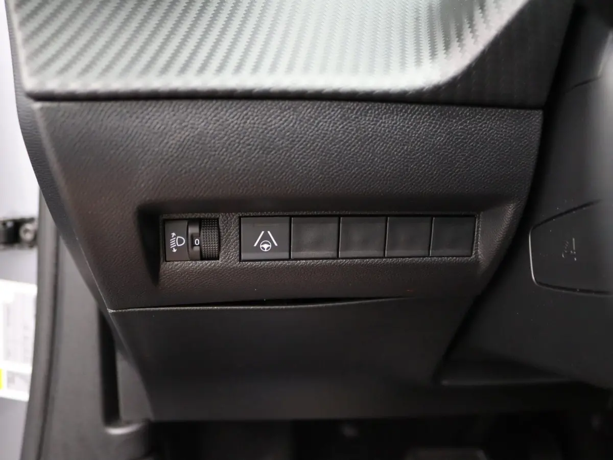 1.2 Hybrid 136 Allure | Automaat | Apple CarPlay | Achteruitrijcamera | Navi |