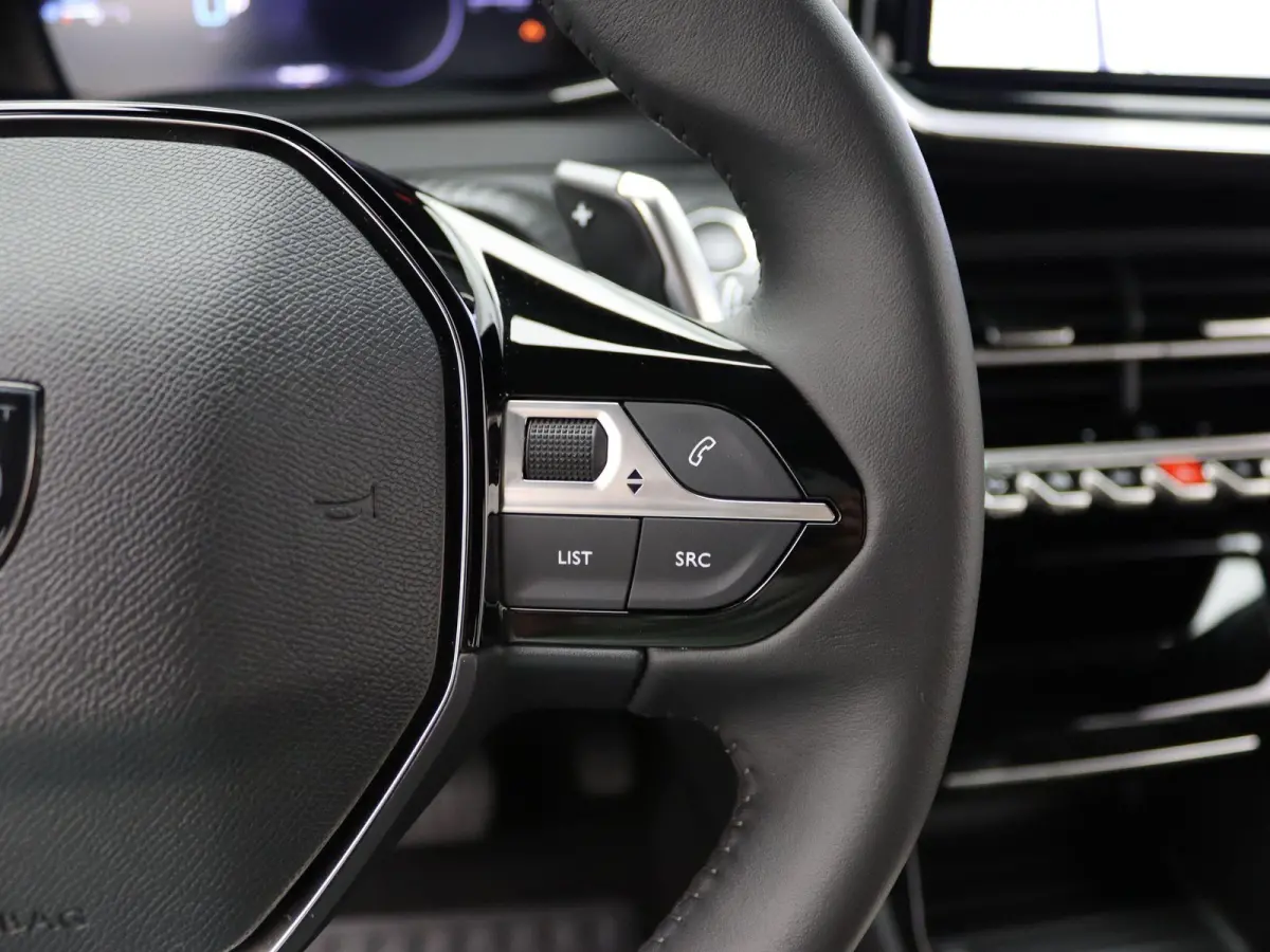 1.2 Hybrid 136 Allure | Automaat | Apple CarPlay | Achteruitrijcamera | Navi |