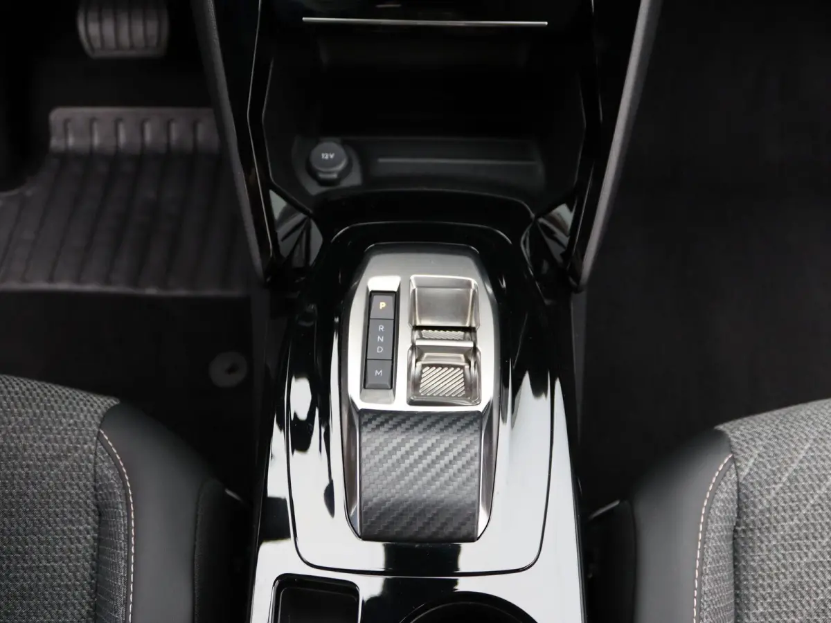 1.2 Hybrid 136 Allure | Automaat | Apple CarPlay | Achteruitrijcamera | Navi |