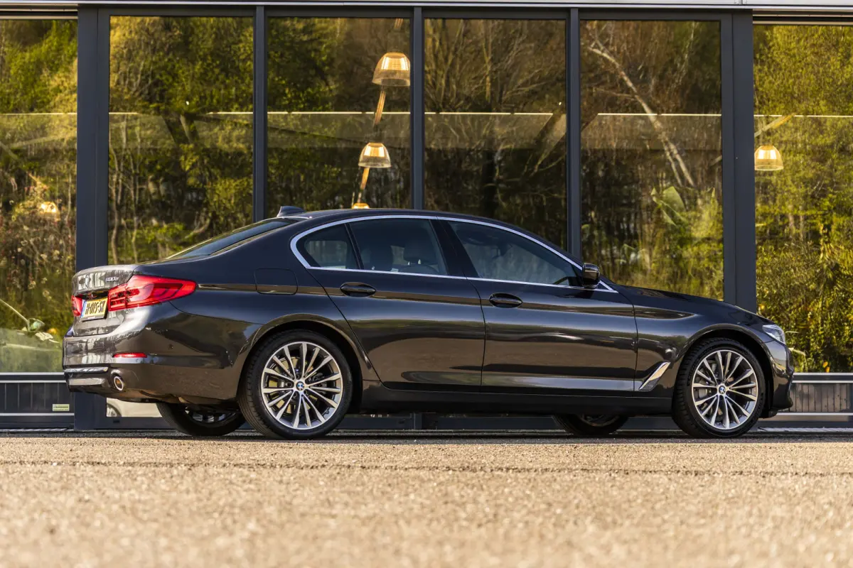 530e Luxury Line
