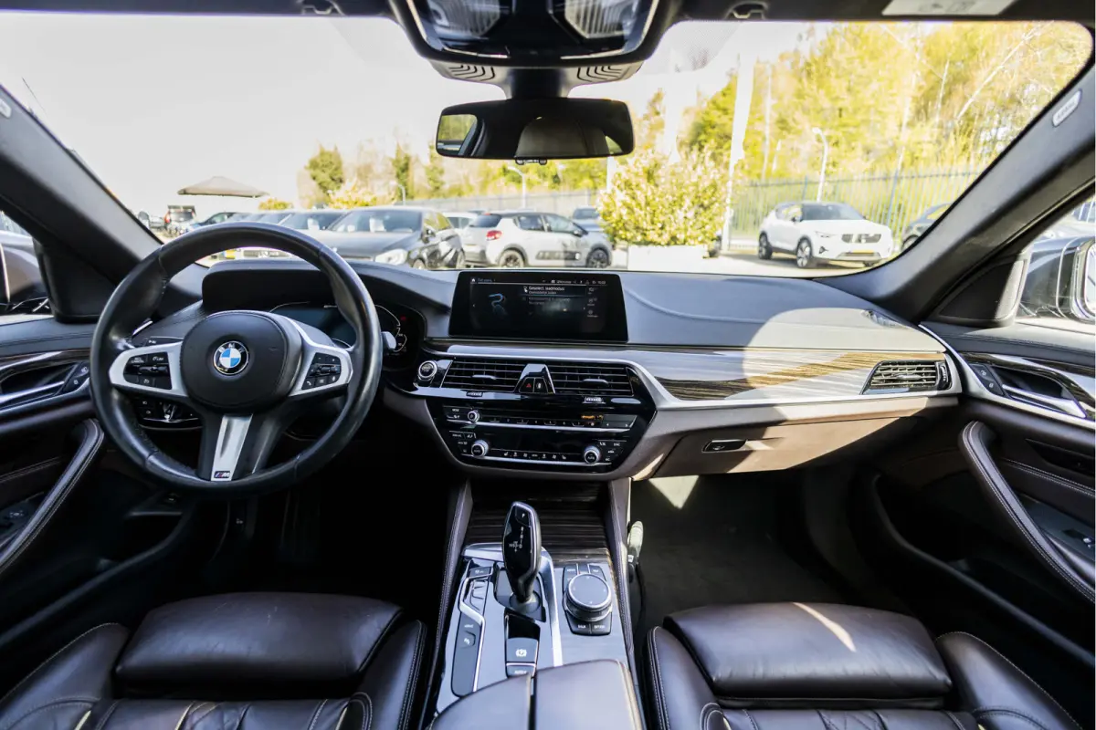 530e Luxury Line