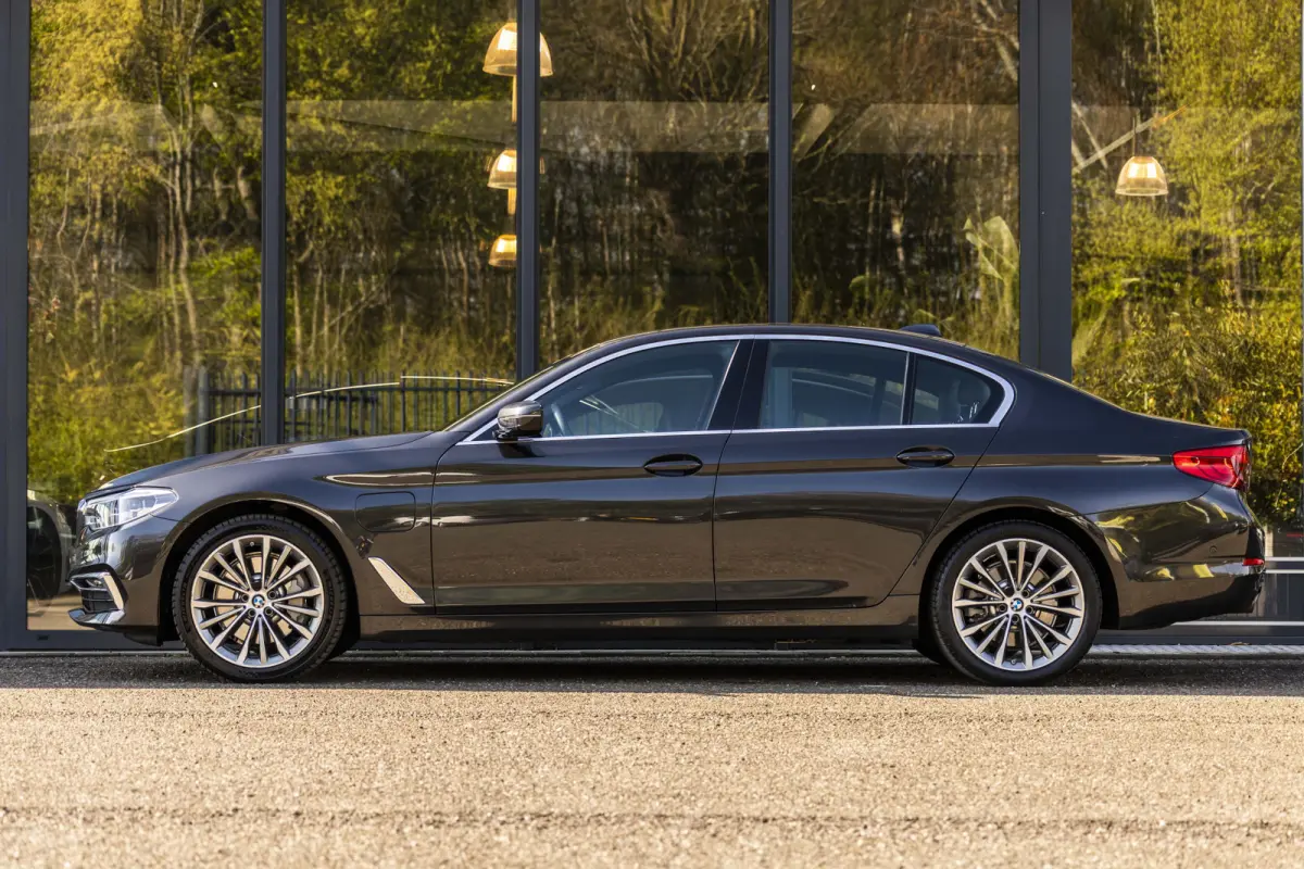 530e Luxury Line