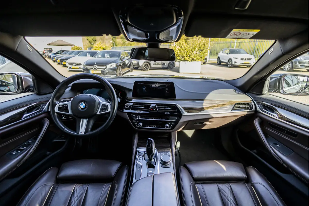 530e Luxury Line