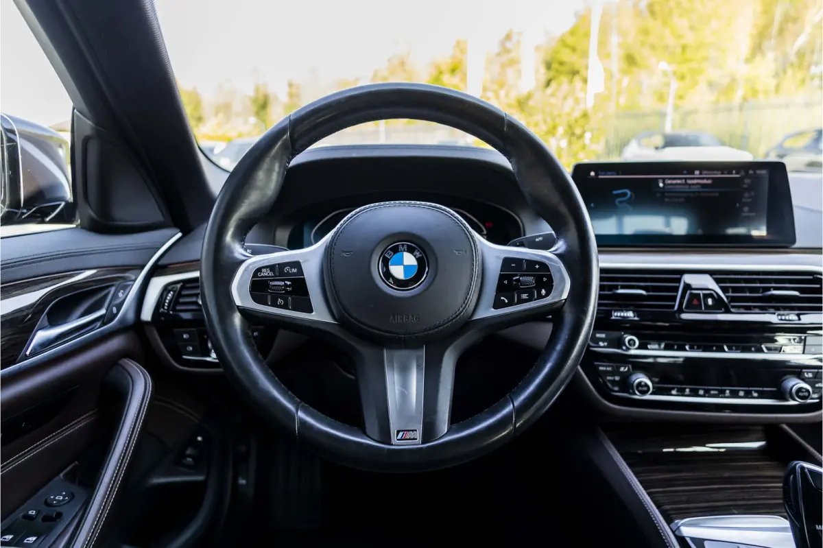 530e Luxury Line