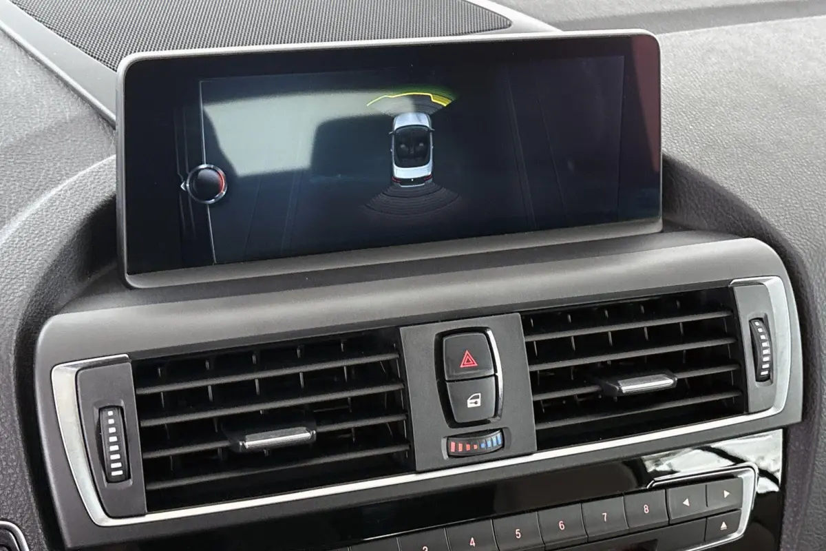 218i High Executive Luxury Line Stoelverwarming HiFi