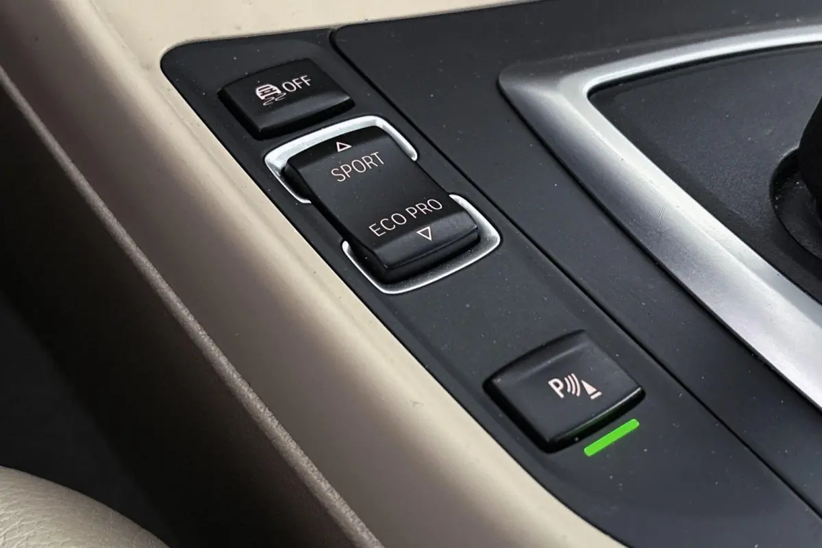 218i High Executive Luxury Line Stoelverwarming HiFi