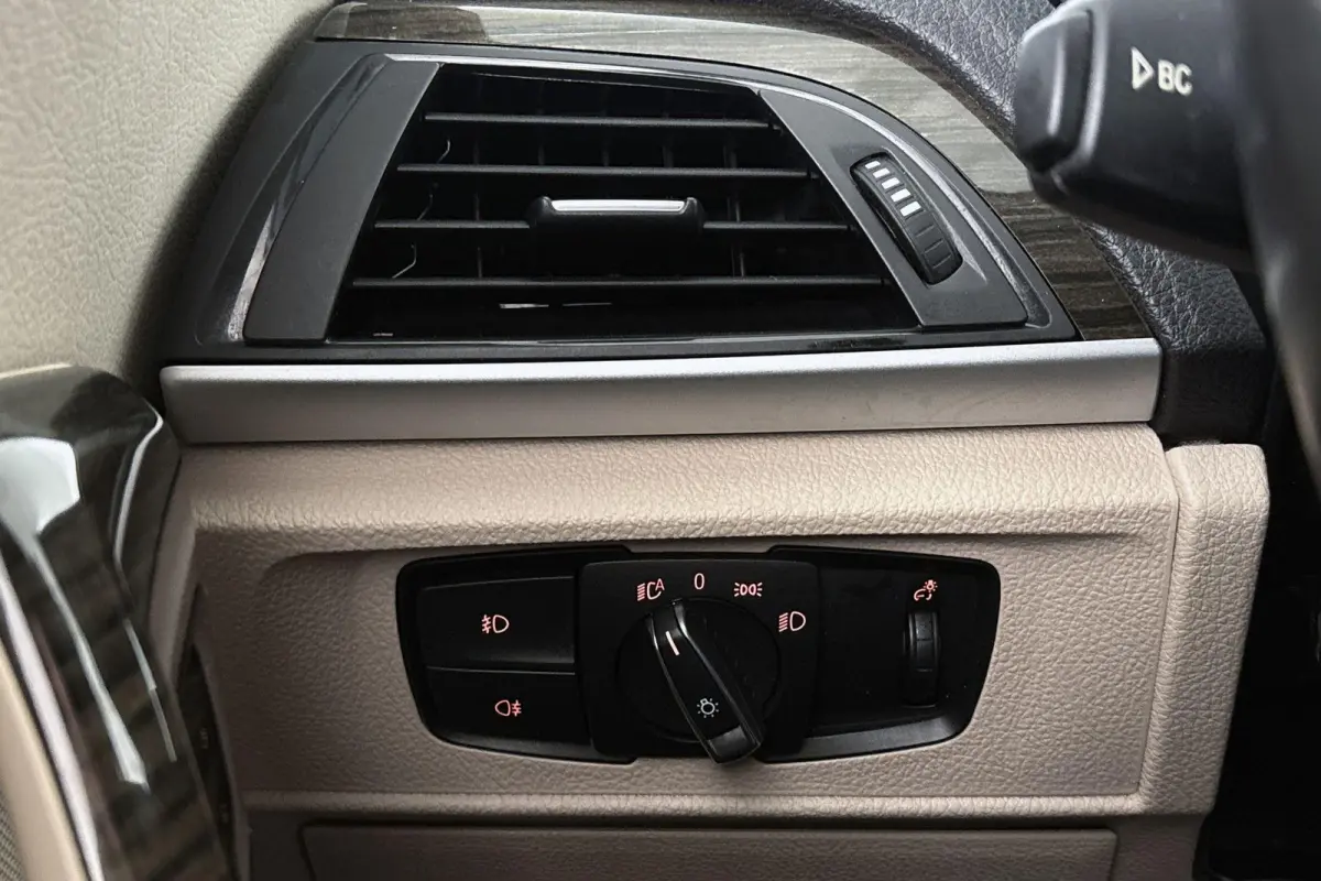 218i High Executive Luxury Line Stoelverwarming HiFi