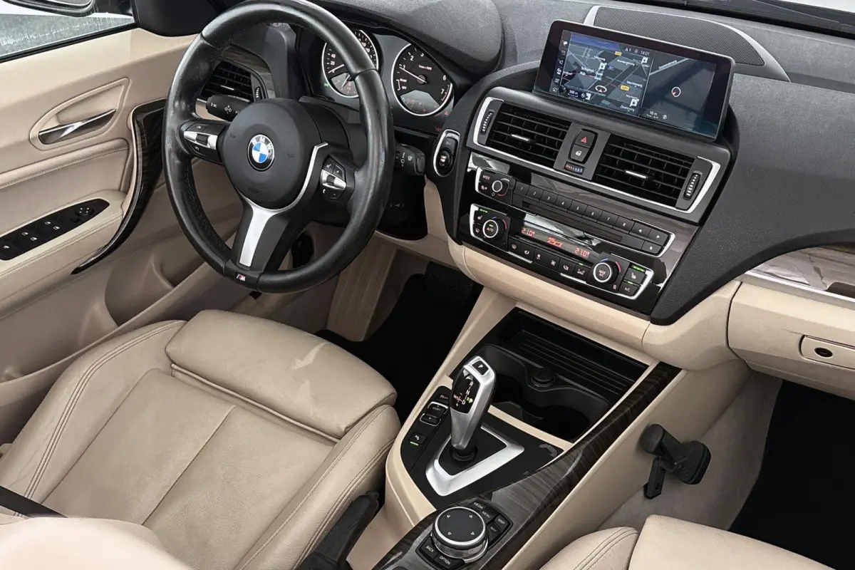 218i High Executive Luxury Line Stoelverwarming HiFi
