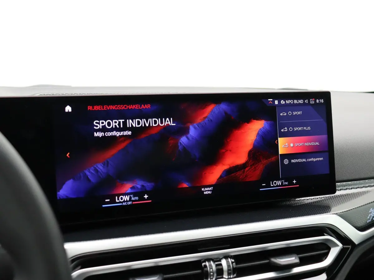 M240i M Sportpakket Pro | Schuifdak | Elektrisch Verstelbare M Sportstoelen | Parking Assistant | DAB | HiFi | 19''