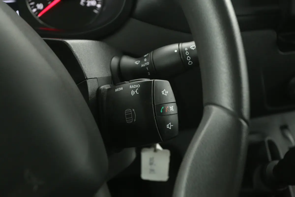 T35 2.3 dCi L2H2 | Airco | Camera | Carplay | 3 Zits | LED | Parkeersens.