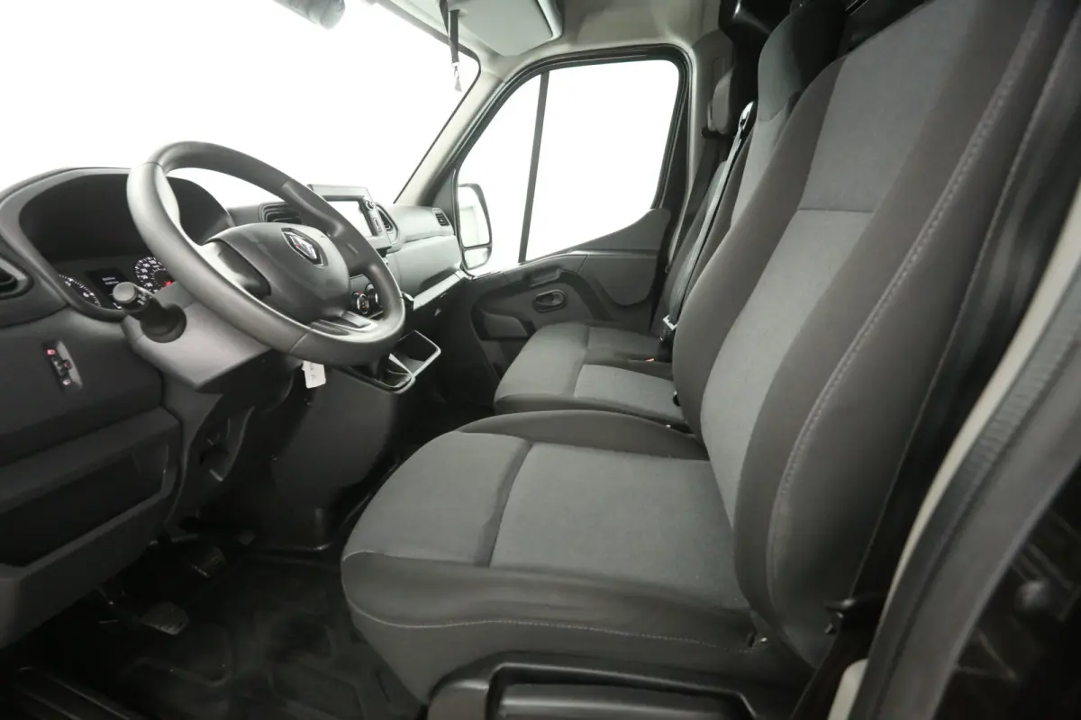T35 2.3 dCi L2H2 | Airco | Camera | Carplay | 3 Zits | LED | Parkeersens.