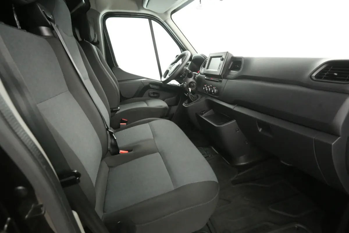 T35 2.3 dCi L2H2 | Airco | Camera | Carplay | 3 Zits | LED | Parkeersens.
