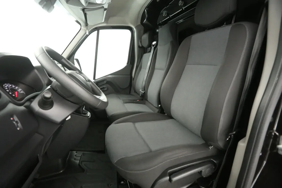 T35 2.3 dCi L2H2 | Airco | Camera | Carplay | 3 Zits | LED | Parkeersens.