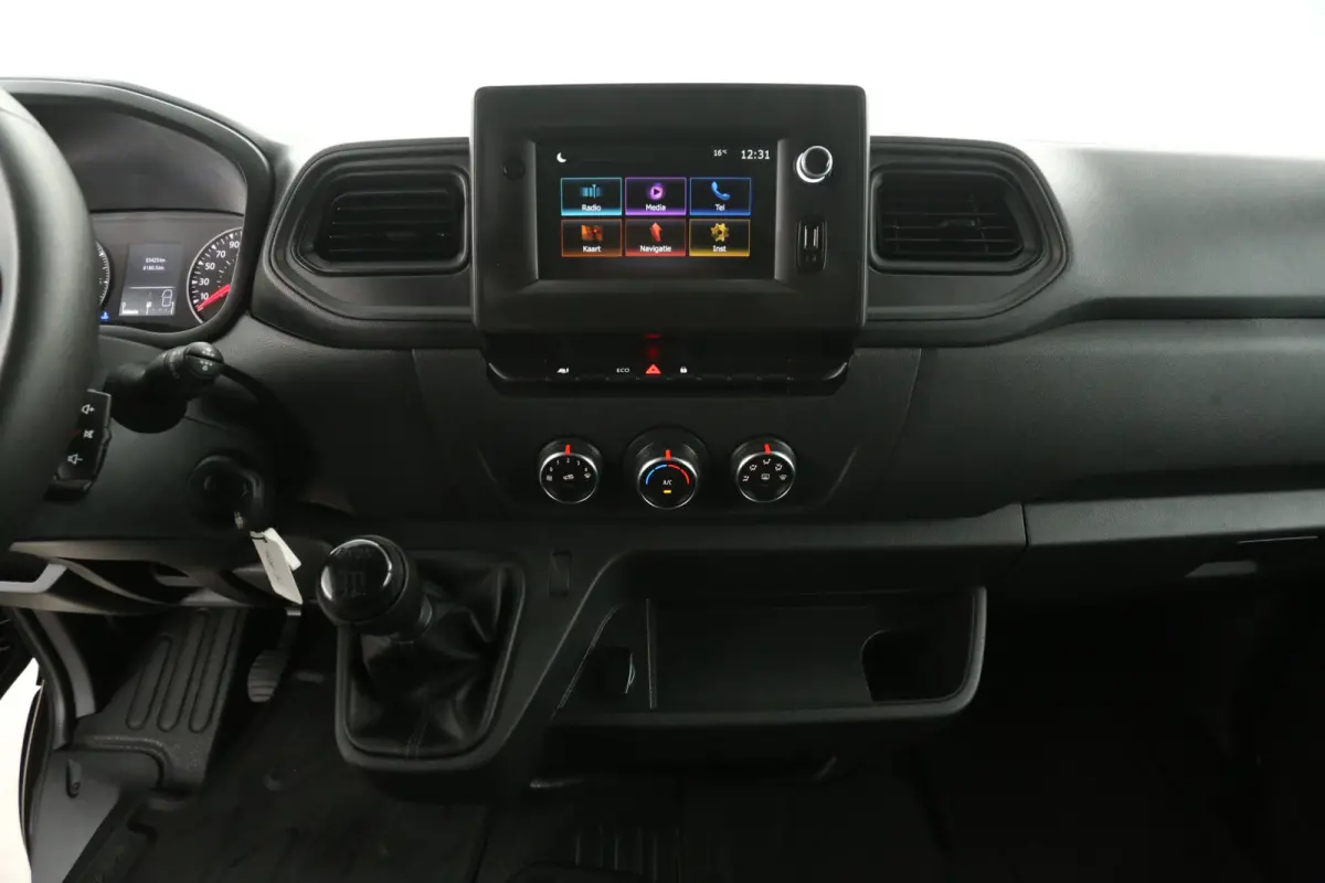 T35 2.3 dCi L2H2 | Airco | Camera | Carplay | 3 Zits | LED | Parkeersens.